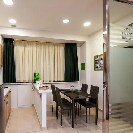 Apartment House Moni